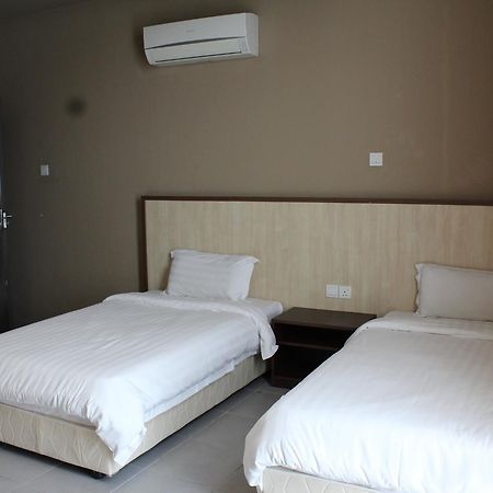 Tribeca Suites Kuching Zewnętrze zdjęcie