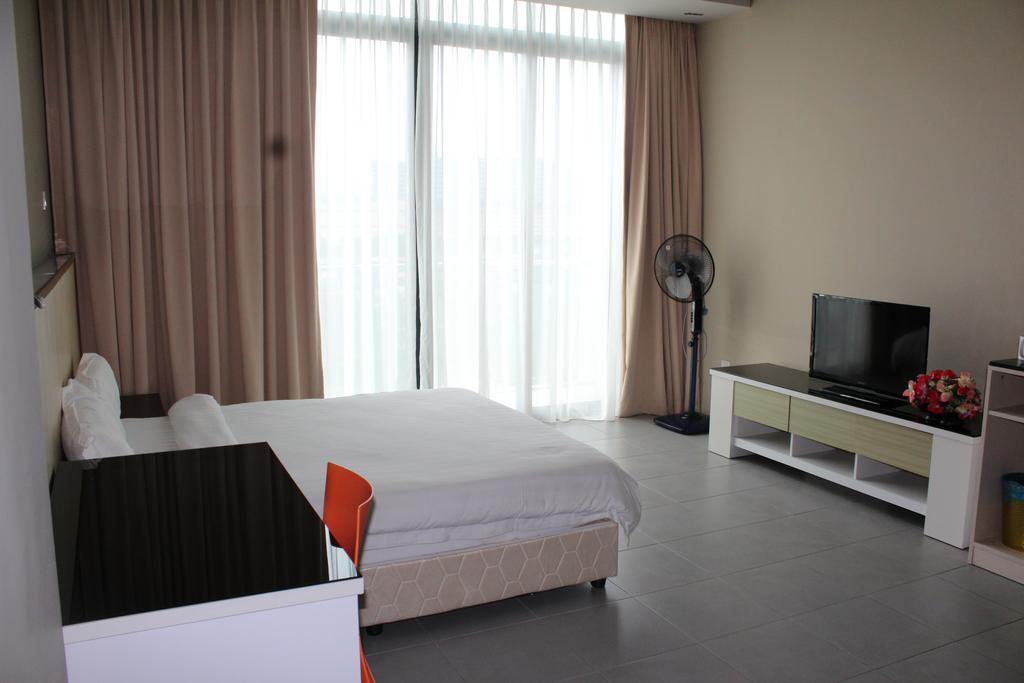 Tribeca Suites Kuching Zewnętrze zdjęcie