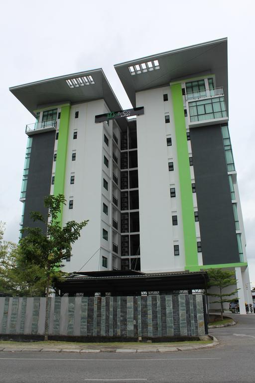 Tribeca Suites Kuching Zewnętrze zdjęcie