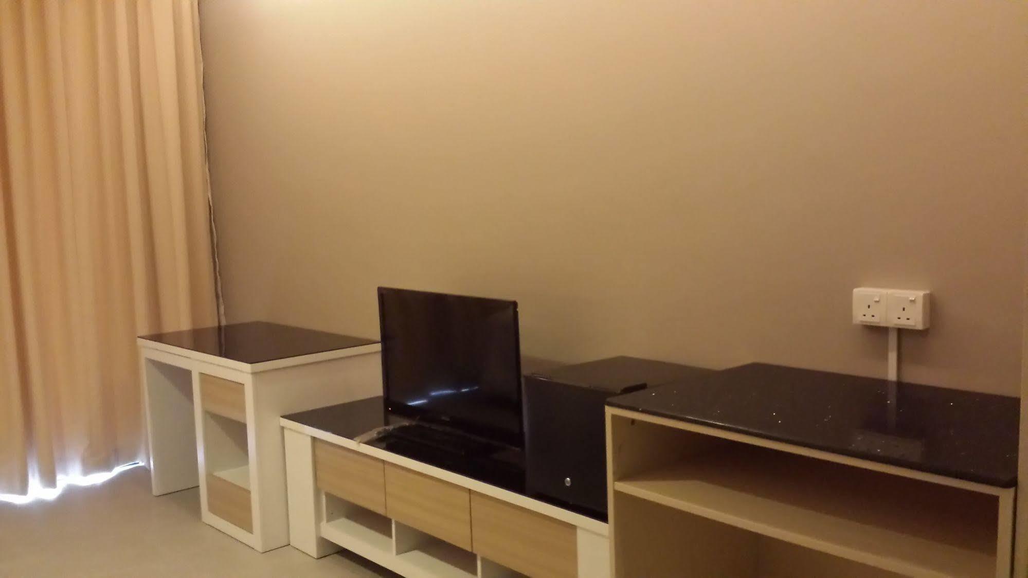 Tribeca Suites Kuching Zewnętrze zdjęcie