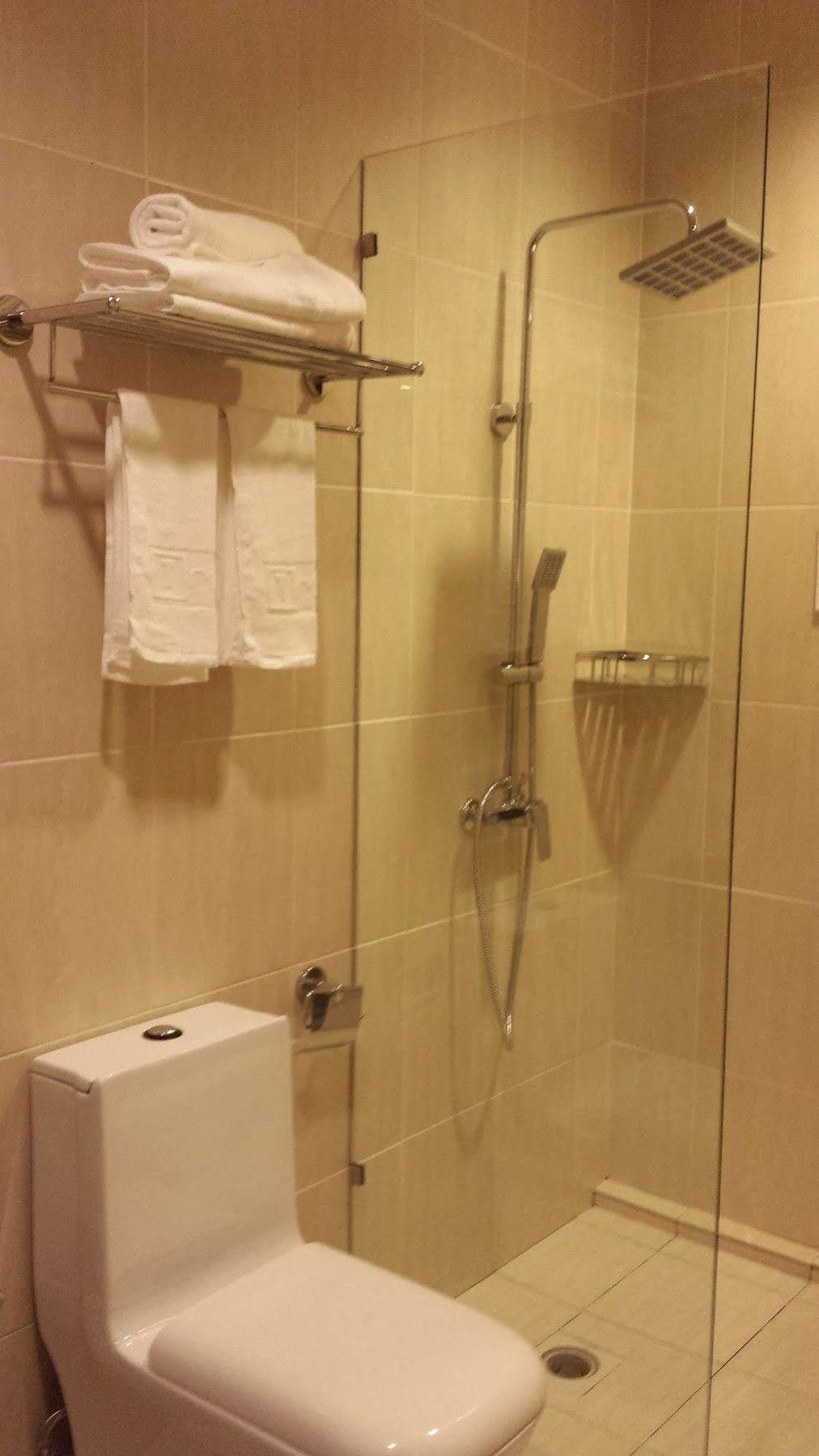 Tribeca Suites Kuching Zewnętrze zdjęcie