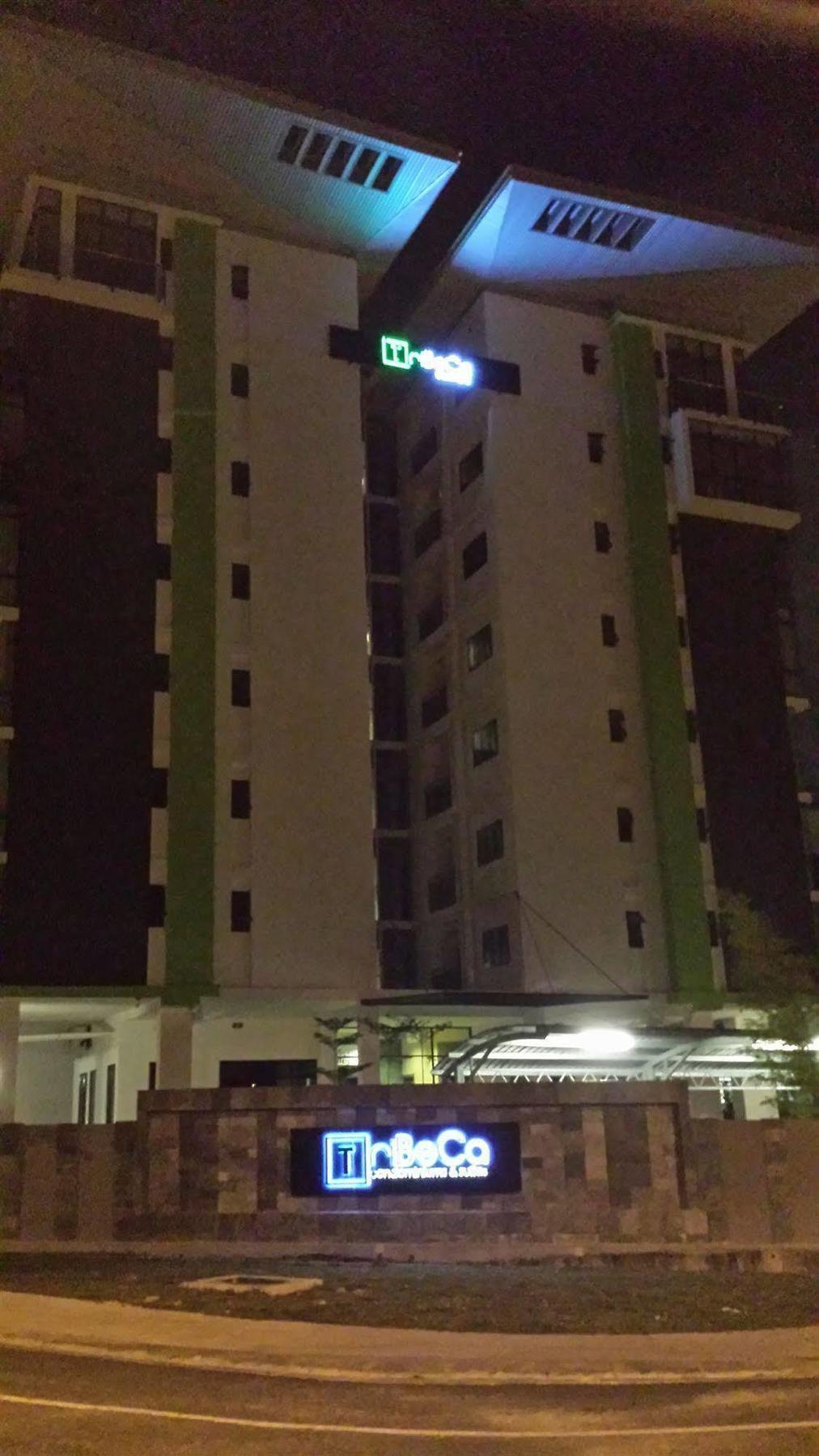Tribeca Suites Kuching Zewnętrze zdjęcie